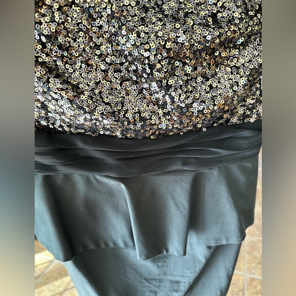 Alice & Olivia Black & Sequin ✨🖤Peplum Cocktail dress! 🥂 - Picture 9 of 13